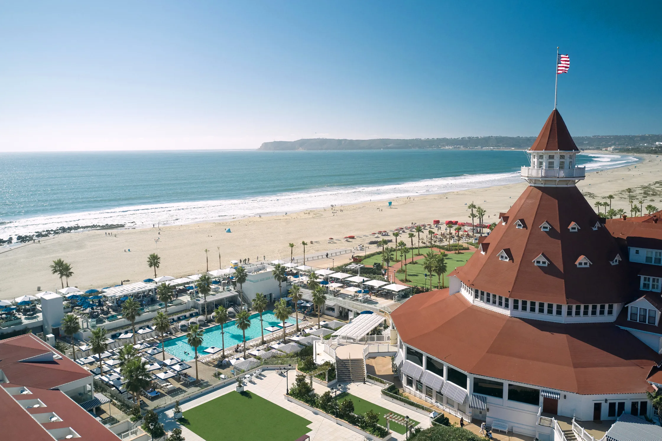 Hotel del Coronado and beach